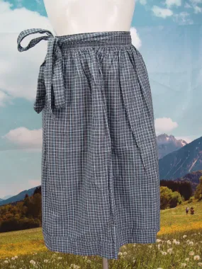 knielange Dirndlschürze mit interessantem Karomuster  Dirndl-Schürze  TS1095