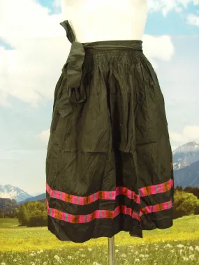 kurze Dirndlschürze einfarbige schöne  Dirndl-Schürze mit Bordüre TS645