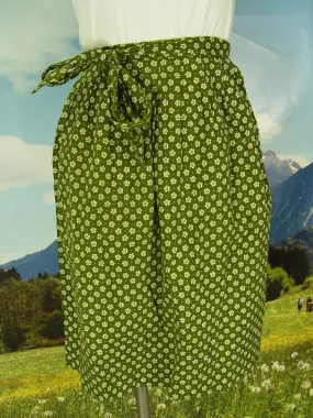kurze Dirndlschürze mit Webmuster Dirndl-Schürze Trachtenschürze TS400